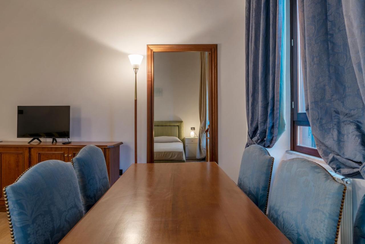 Piazza Di Spagna Elegant Apartment Рим Екстер'єр фото